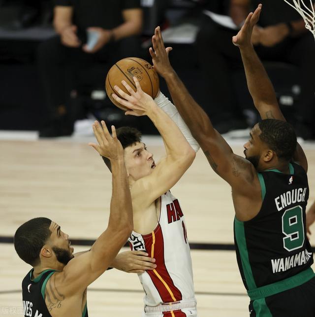 风云突变！法兰克福国际比赛日手感冰凉，欧联版图或变，话题不断，控场能力受关注的简单介绍-爱游戏体育官网