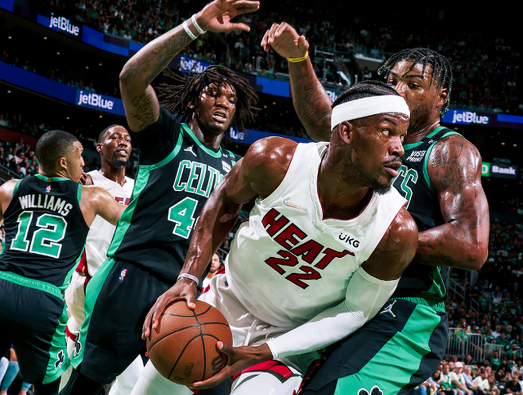 包含窗口期波士顿凯尔特人备战中超；绝杀压哨细节曝光；目标明确；年轻球员得到机会的词条-爱游戏体育官网